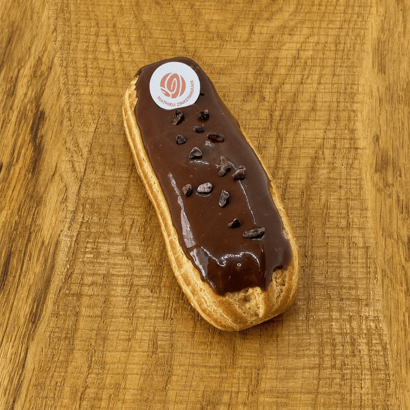 Éclair au chocolat